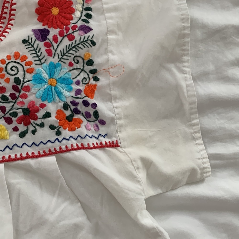 Mexican Embroidered Top White - Picture 9 of 10